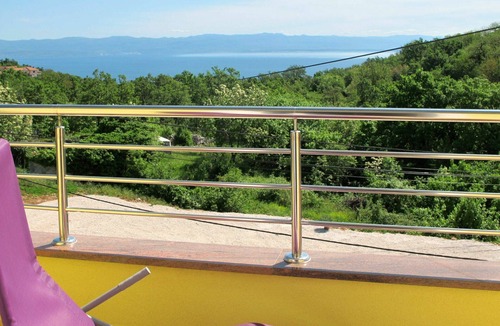 Golovik Apartment | Beautiful apartment for 4 guests with A/C, WIFI, TV and terrace