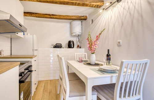 Rukavac Apartment | Beautiful apartment for 3 guests with A/C, private pool, WIFI, TV and terrace