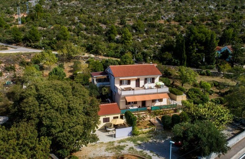 Seline Apartment | Beautiful apartment for 7 guests with A/C, WIFI, terrace and pets allowed