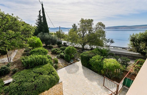 Seline Apartment | Beautiful apartment for 7 guests with A/C, WIFI, terrace and pets allowed