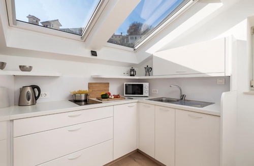 Ika Apartment | Beautiful apartment house on the seaside
