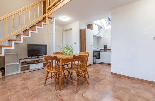 Ajdovscina Apartment | Beautiful apartment in Col