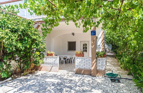 Poljica Apartment | Beautiful apartment in Poljica with WiFi
