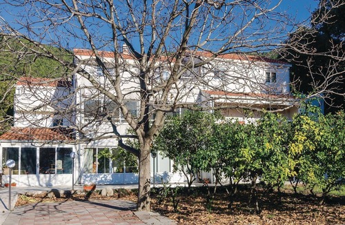 Zuljana Apartment | Beautiful apartment in Zuljana with WiFi
