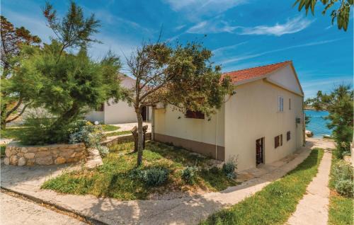 Kustici Apartment | Beautiful Apartment In Kustici