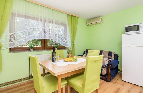 Licko Lesce Apartment | Beautiful apartment in Otocac with WiFi