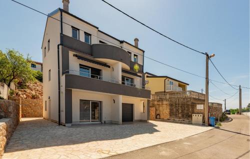 Prizna Apartment | Beautiful Apartment In Prizna With Wifi