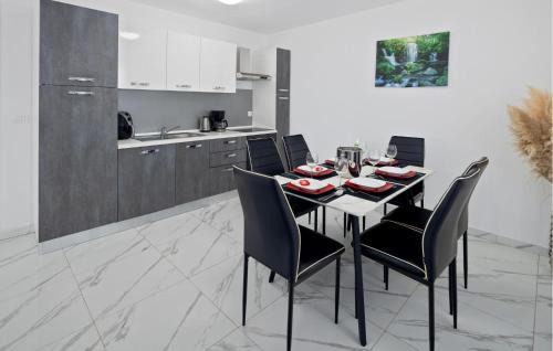 Murine Apartment | Beautiful Apartment In Umag