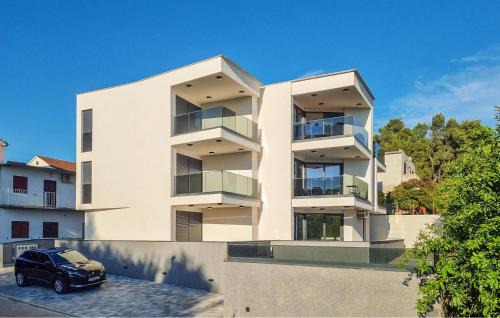 Vrboska Apartment | Beautiful Apartment In Vrboska With Wifi