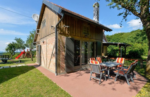 Sveti Ivan Zelina House | Beautiful home in Sveti Ivan Zelina with sauna