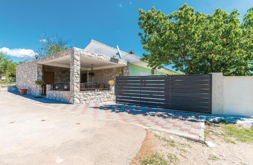 Donje Rastane House | Beautiful Home In Sveti Filip I Jakov With House A Panoramic View