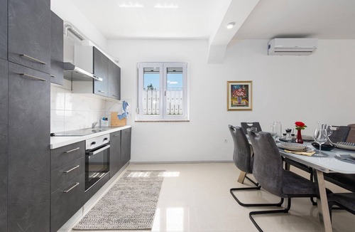 Benkovac House | Beautiful home in Benkovac