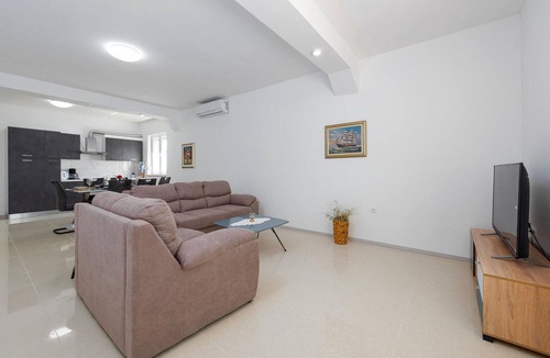 Benkovac House | Beautiful home in Benkovac
