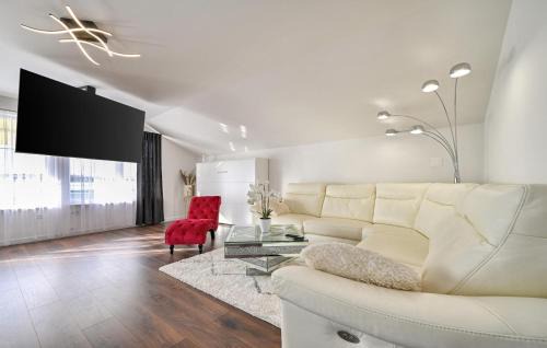 Bjelovar House | Beautiful Home In Bjelovar