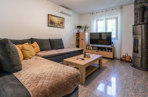 Brestovac House | Beautiful home in Brestovac with sauna