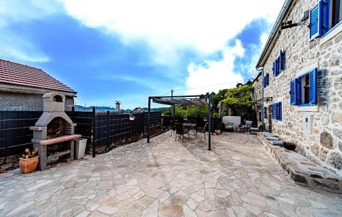 Dancanje House | Beautiful Home In Dancanje