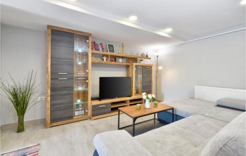 Sveti Juraj na Bregu House | Beautiful Home In Dragoslavec