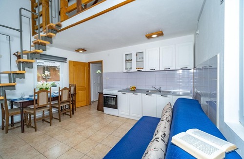 Generalski Stol House | Beautiful home in Duga Resa with WiFi