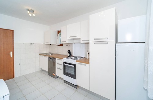 Generalski Stol House | Beautiful home in Duga Resa with WiFi