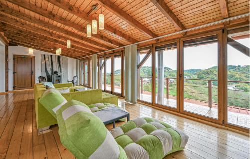 Cestica House | Beautiful Home In Falinic Breg With Sauna