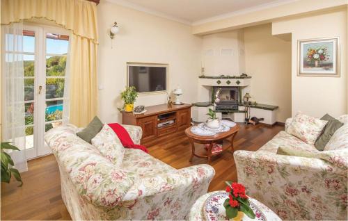 Sinj House | Beautiful Home In Gala Otok With Sauna