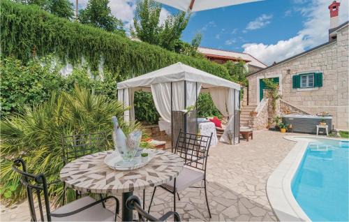Sinj House | Beautiful Home In Gala Otok With Sauna