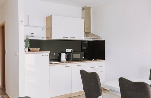 Grabrovnik House | Beautiful home in Grabrovnik with sauna
