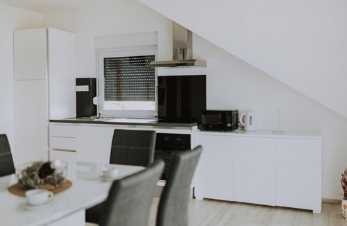 Grabrovnik House | Beautiful home in Grabrovnik with sauna
