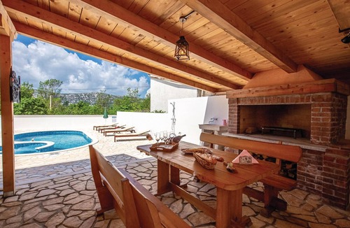 Grizane House | Beautiful home in Grizane with sauna