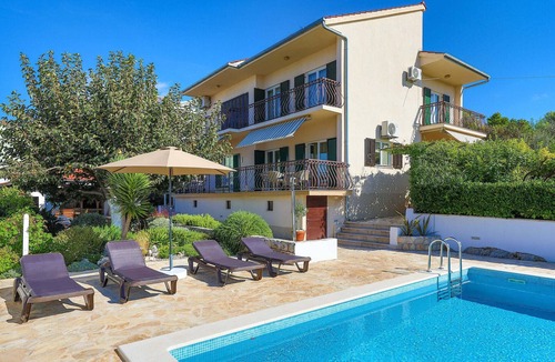 Okrug Gornji House | Beautiful home in Okrug Gornji