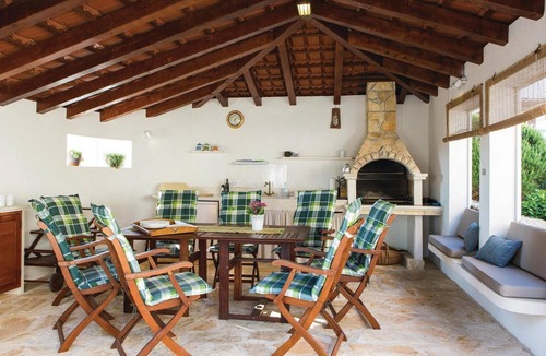 Okrug Gornji House | Beautiful home in Okrug Gornji