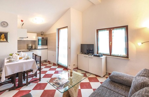 Sestanovac House | Beautiful home in Katuni
