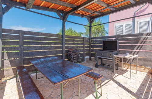 Sibenik House | Beautiful home in Konjevrate