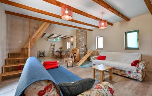 Vrbovec House | Beautiful Home In Lonjica With Wifi