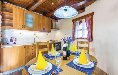 Liganj House | Beautiful Home In Lovran With Kitchen