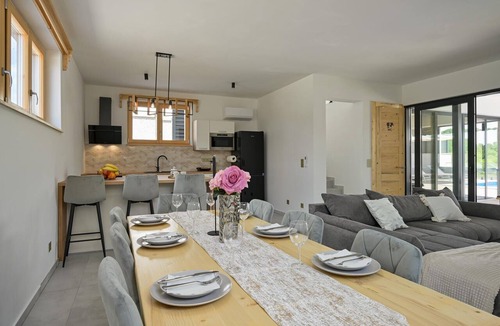 Veliko Trojstvo House | Beautiful home in Maglenca with sauna
