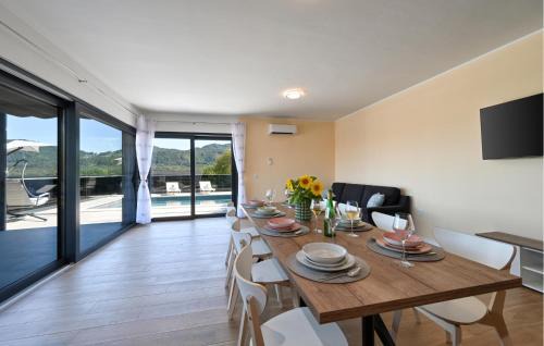 Varazdin House | Beautiful Home In Margecan