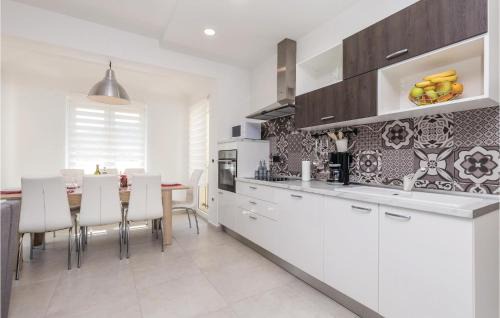 Mihotici House | Beautiful Home In Matulji