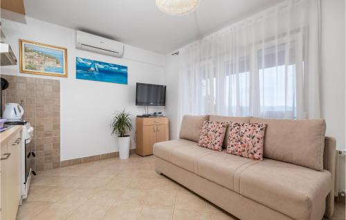 Medveja House | Beautiful Home In Medveja With House Sea View