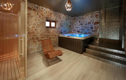 Pokrovnik House | Beautiful Home In Pokrovnik With Sauna