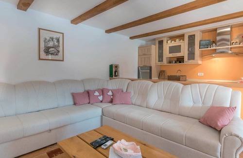 Kutina House | Beautiful home in Repusnica with sauna