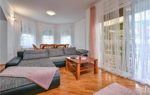 Cakovec House | Beautiful Home In Senkovec With Sauna