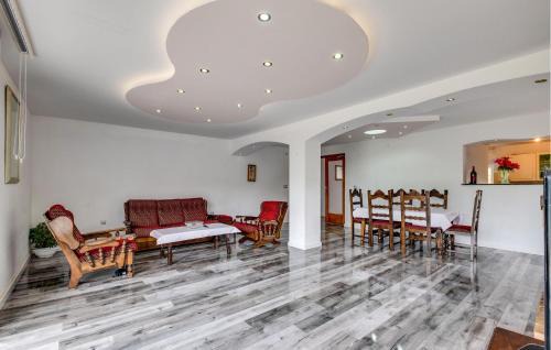 Sesvete House | Beautiful Home In Sesvete