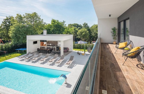 Zminj House | Beautiful home in Sivati with sauna