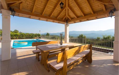 Caporice House | Beautiful Home In Trilj
