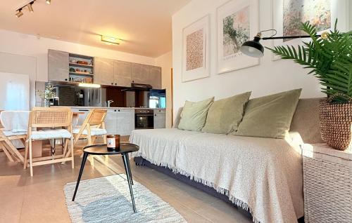 Caporice House | Beautiful Home In Trilj