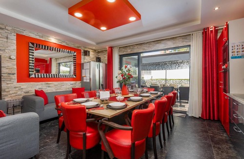 Vantacici House | Beautiful home in Vantacici with sauna