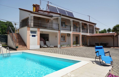 Kosinozici House | Beautiful house with pool and courtyard in a quiet location at Porec