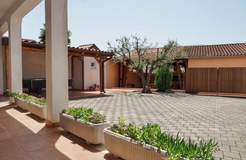 Kosinozici House | Beautiful house with pool and courtyard in a quiet location at Porec