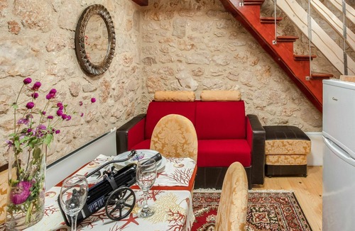 Polje House | Beautiful private villa for 2 guests with A/C, WIFI, TV, patio and pets allowed